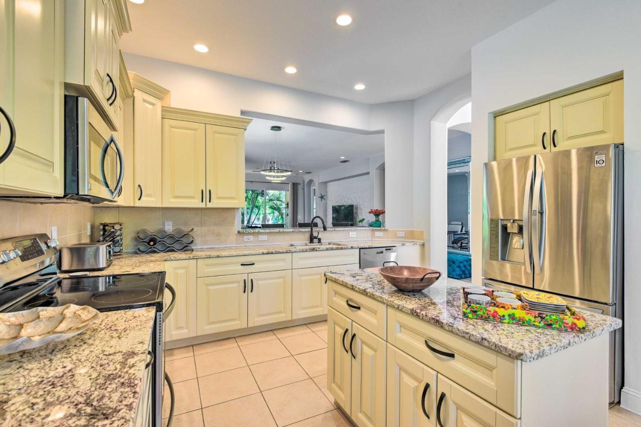 Sun-Soaked Sarasota Oasis With Pool And Hot Tub! Exterior foto