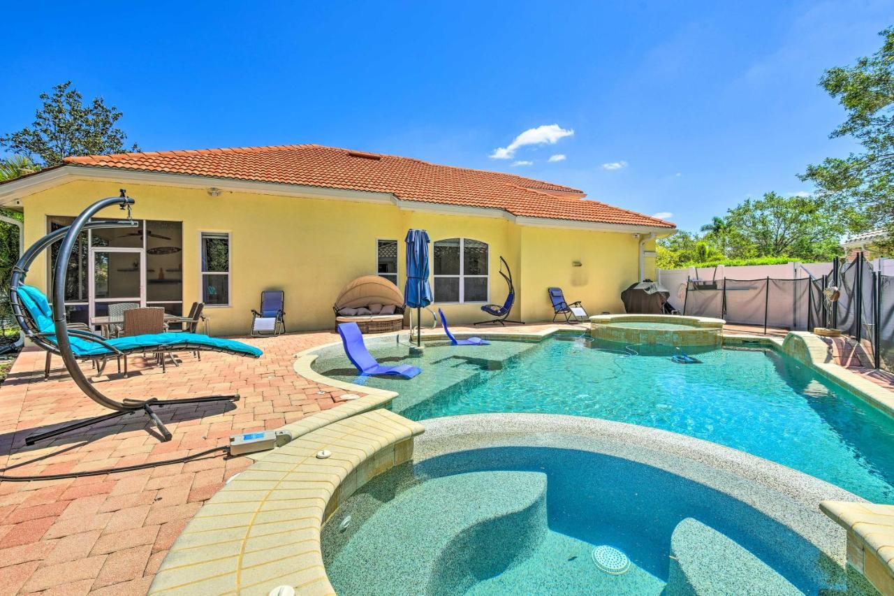 Sun-Soaked Sarasota Oasis With Pool And Hot Tub! Exterior foto
