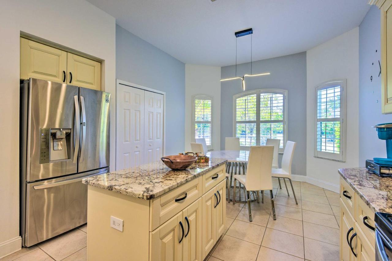 Sun-Soaked Sarasota Oasis With Pool And Hot Tub! Exterior foto